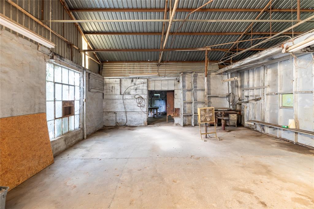 East End - Commercial Sale