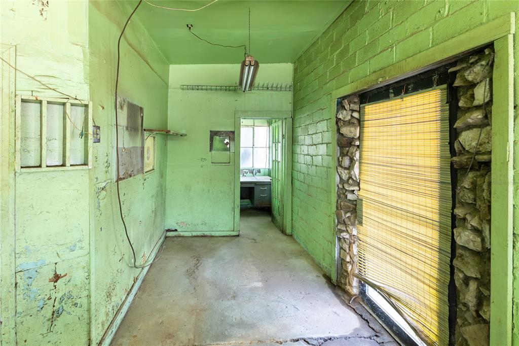 East End - Commercial Sale