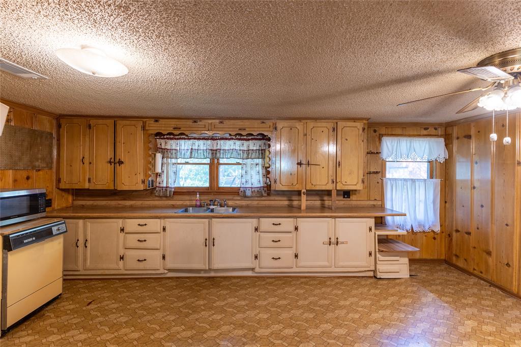 East End - Commercial Sale