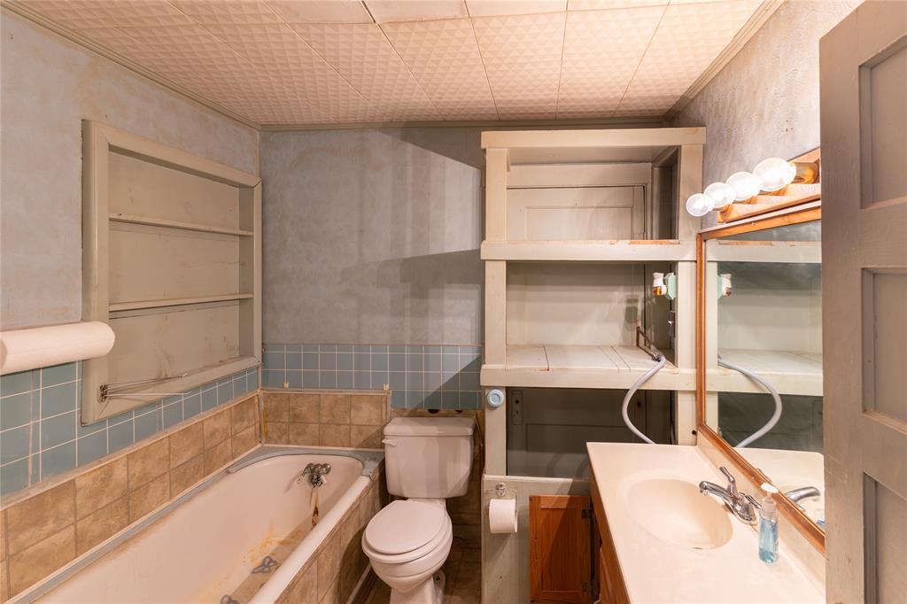 East End - Commercial Sale