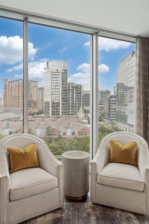 2900 Mckinnon Street 601