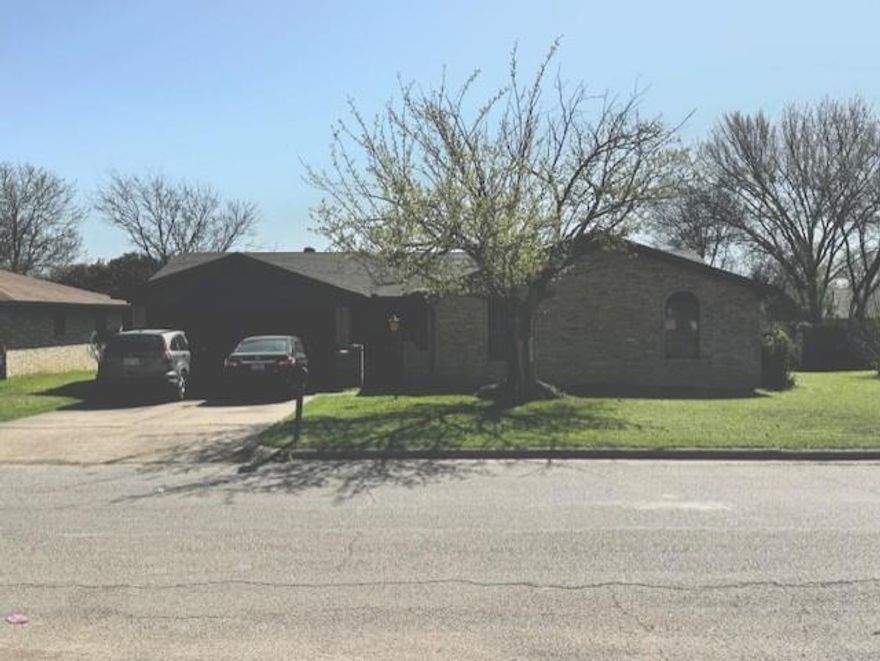 Charming 3-bedroom 2 bath conveniently located within minutes of I-20, shopping, schools and parks. Tarrant County South Ft, Worth Campus is also located within minutes. Open living and kitchen areas. Quiet established neighborhood. 15 minutes from downtown Ft. Worth.