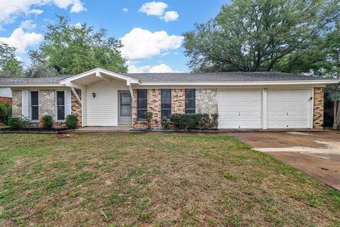 5904 Emerson Drive Watauga TX 76148