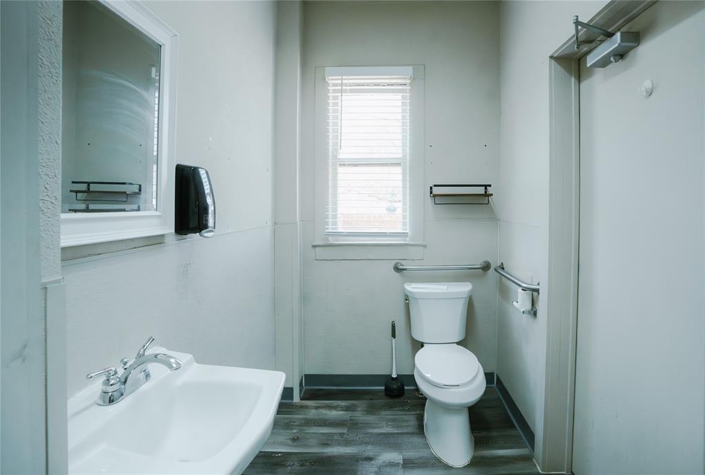 Handley Original Town - Commercial Lease