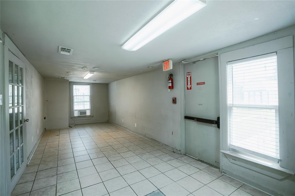 Handley Original Town - Commercial Lease