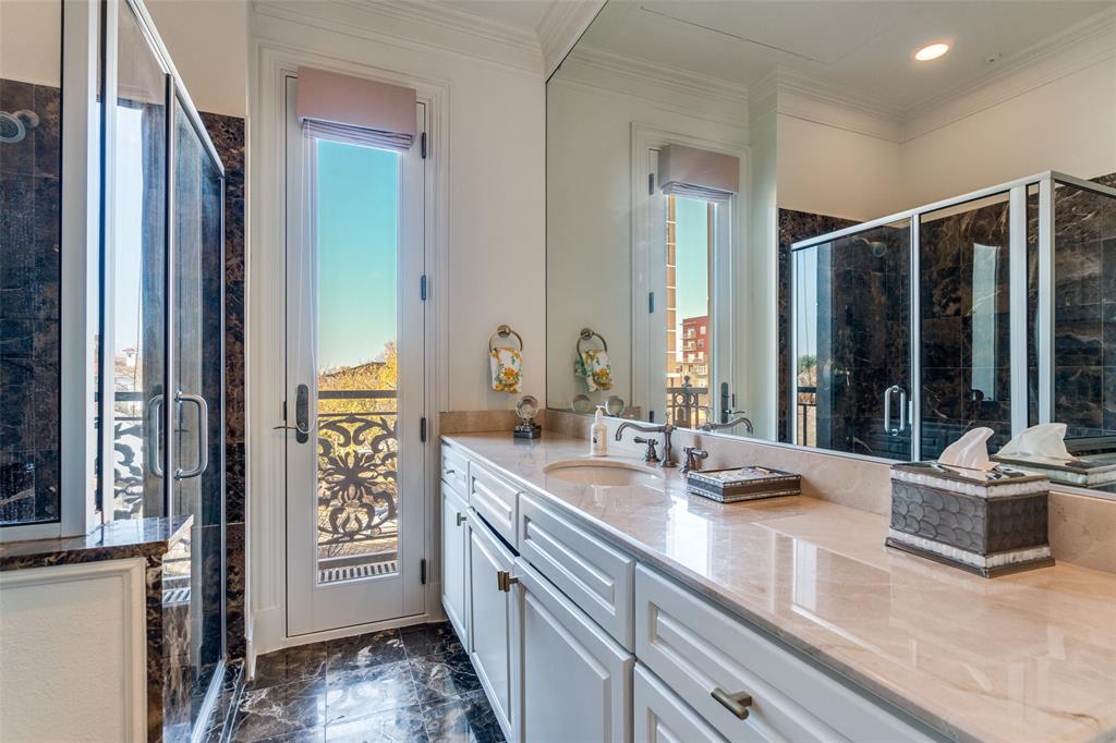 Park Highlander Condos - Residential