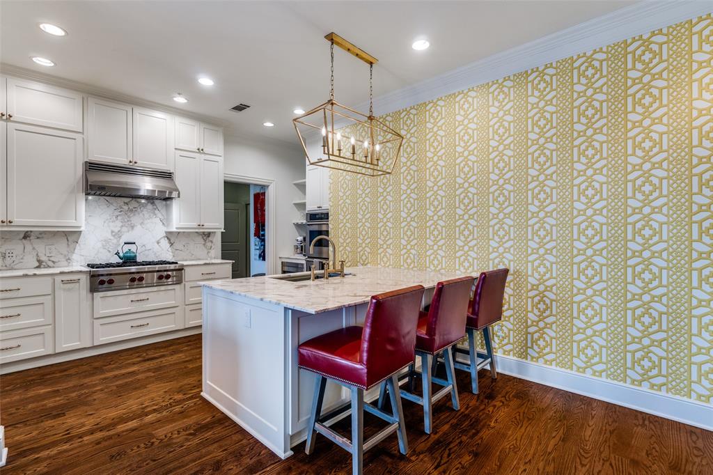 Park Highlander Condos - Residential