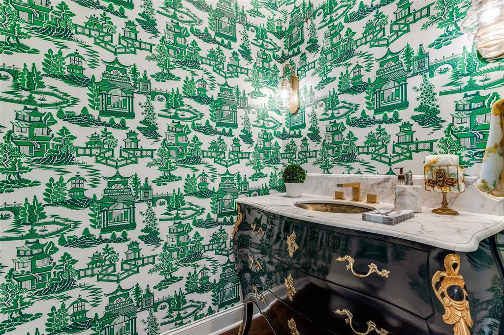 Park Highlander Condos - Residential