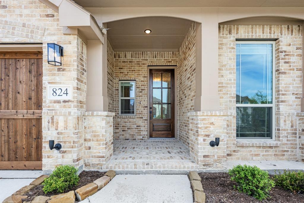 824 Alamo Court