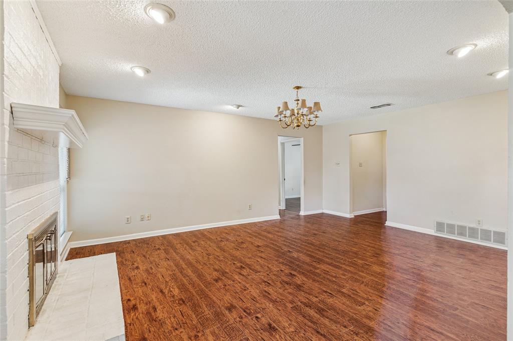 712 Springwood Drive