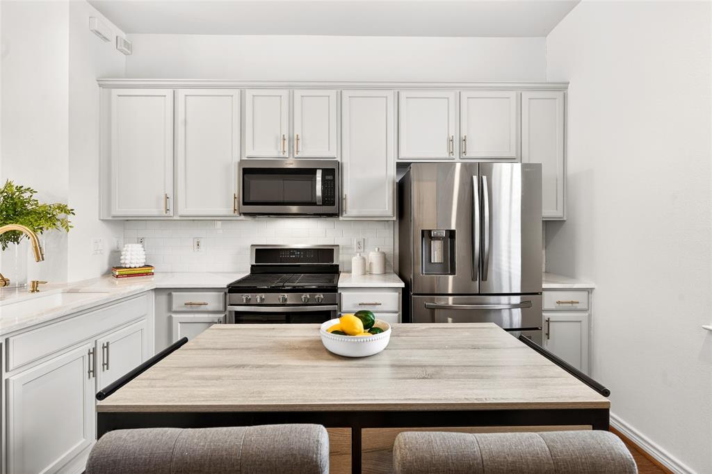 Kensington Court Condos Bldg 2 - Residential