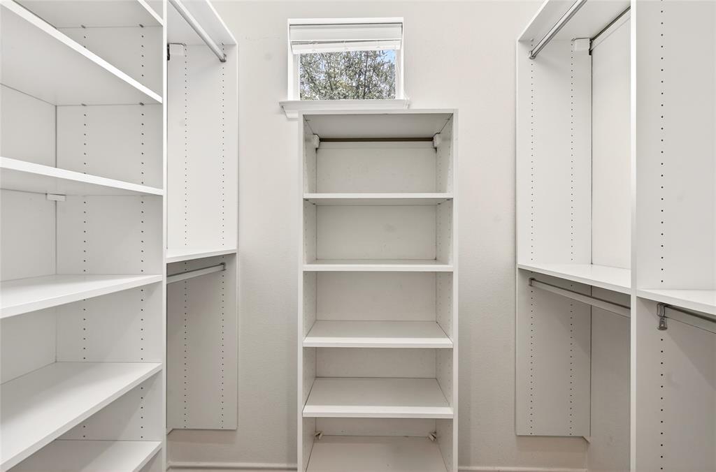 Kensington Court Condos Bldg 2 - Residential