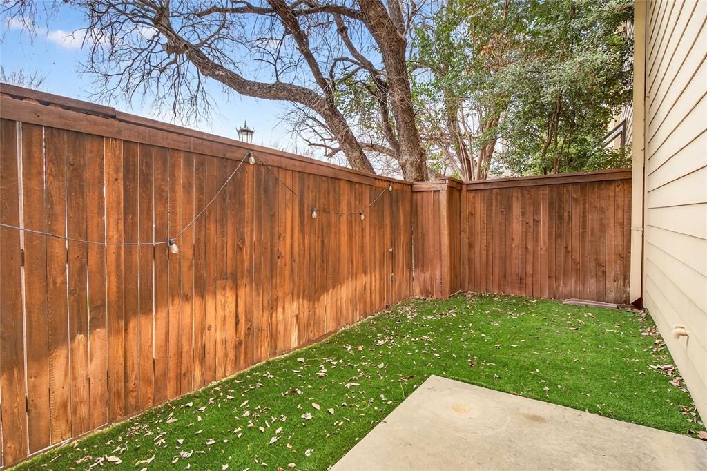 Kensington Court Condos Bldg 2 - Residential