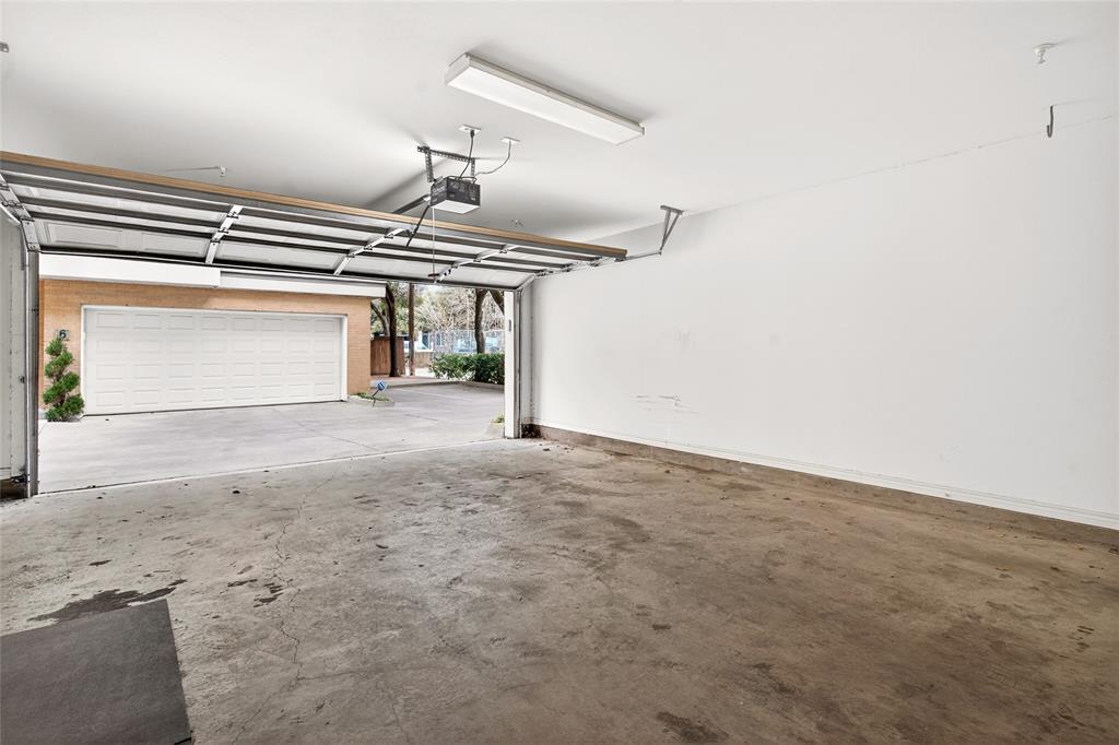 Kensington Court Condos Bldg 2 - Residential