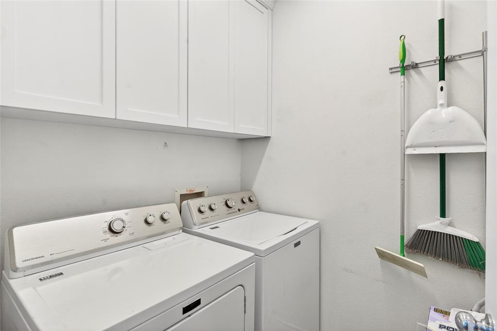 Kensington Court Condos Bldg 2 - Residential