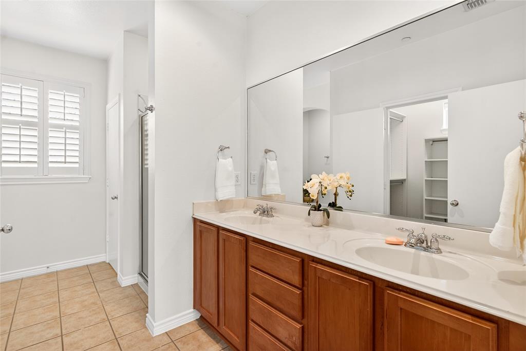 Kensington Court Condos Bldg 2 - Residential