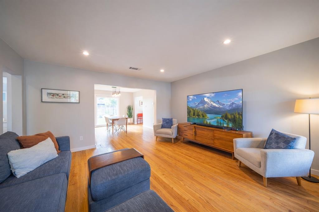 627 N Oak Cliff Boulevard