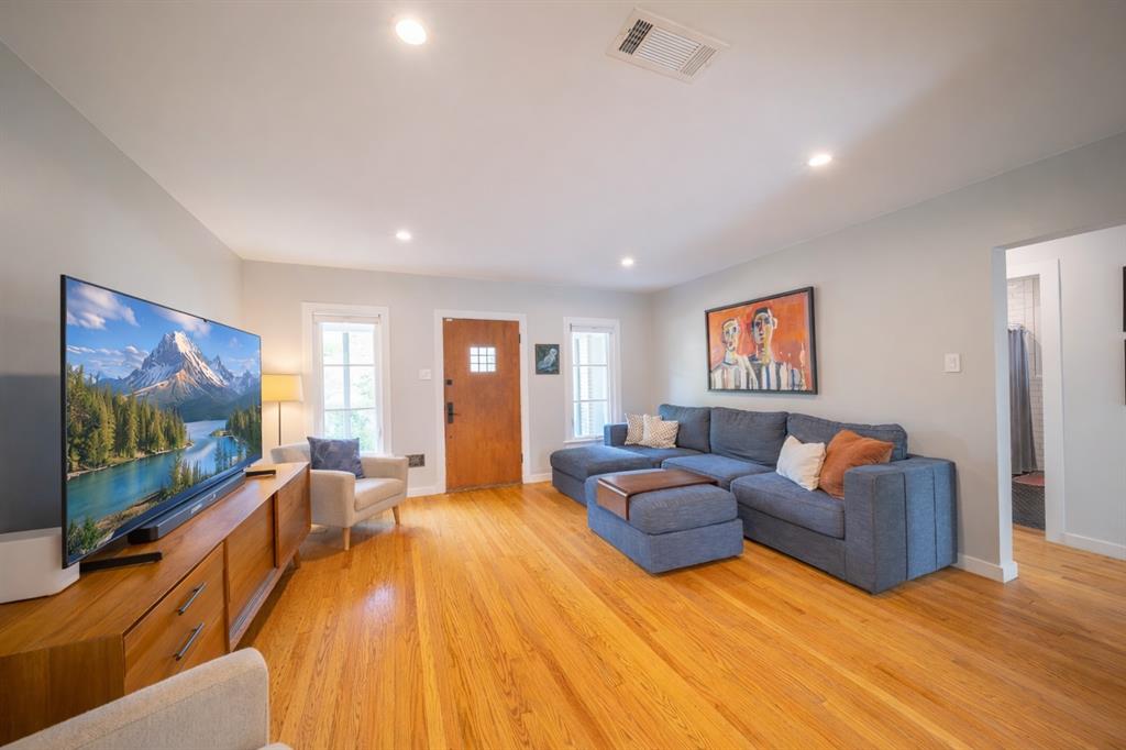 627 N Oak Cliff Boulevard