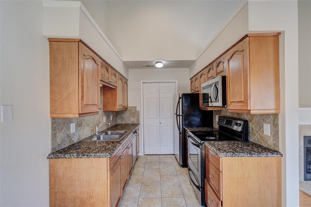 Cedar Creek Twnhms - Residential