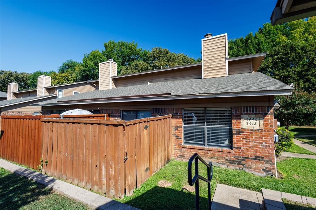 Cedar Creek Twnhms - Residential