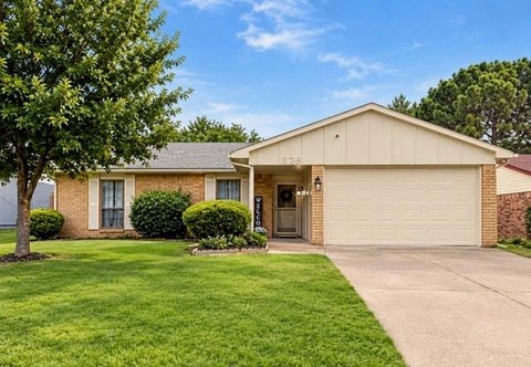 Photo of 226 Hardwood Trail, Mesquite, TX 75150 (MLS # 21402674)