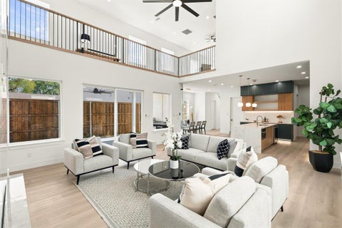 Photo of 1503 Dennison Street, Dallas, TX 75212 (MLS # 21394022)