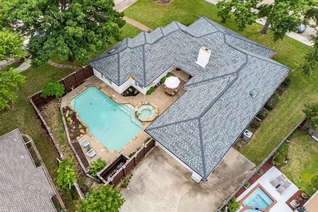 3809 Kelly Boulevard