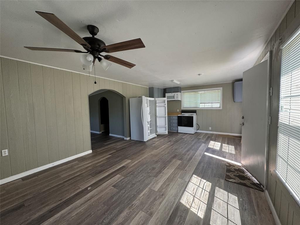 Photo of 202 W Tarrant Street, Cumby, TX 75433 (MLS # 21251752)