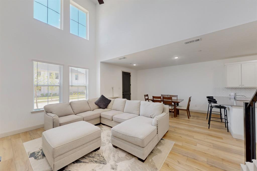 2812 Bluejack Road