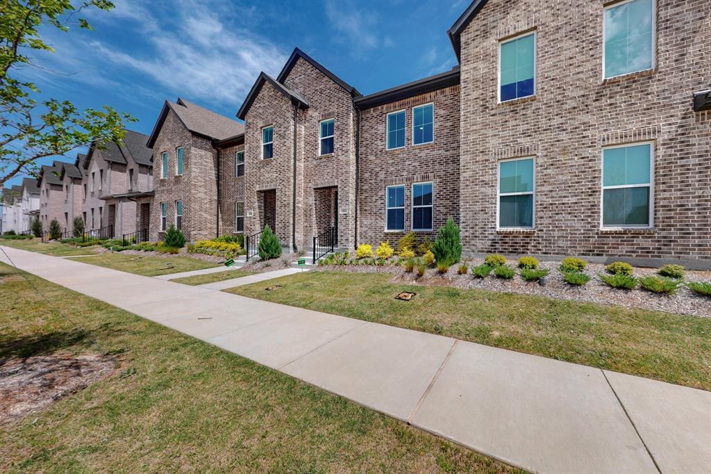 2812 Bluejack Road