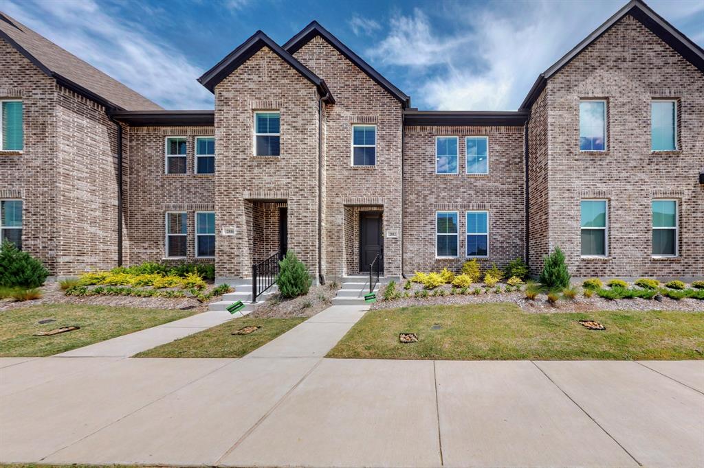 2812 Bluejack Road