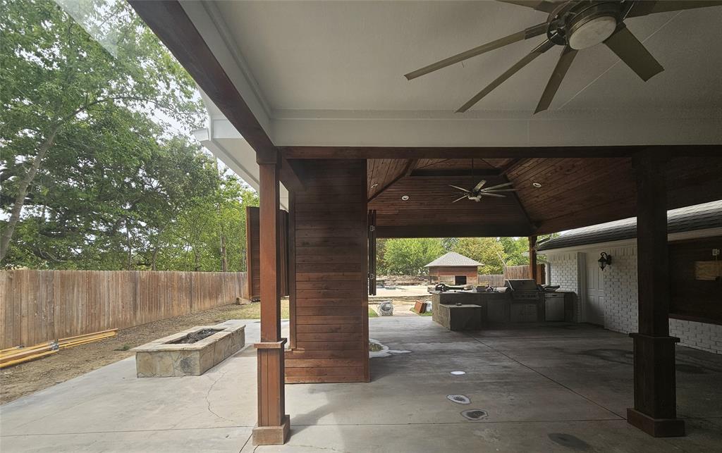 1601 VILLAGE Trail