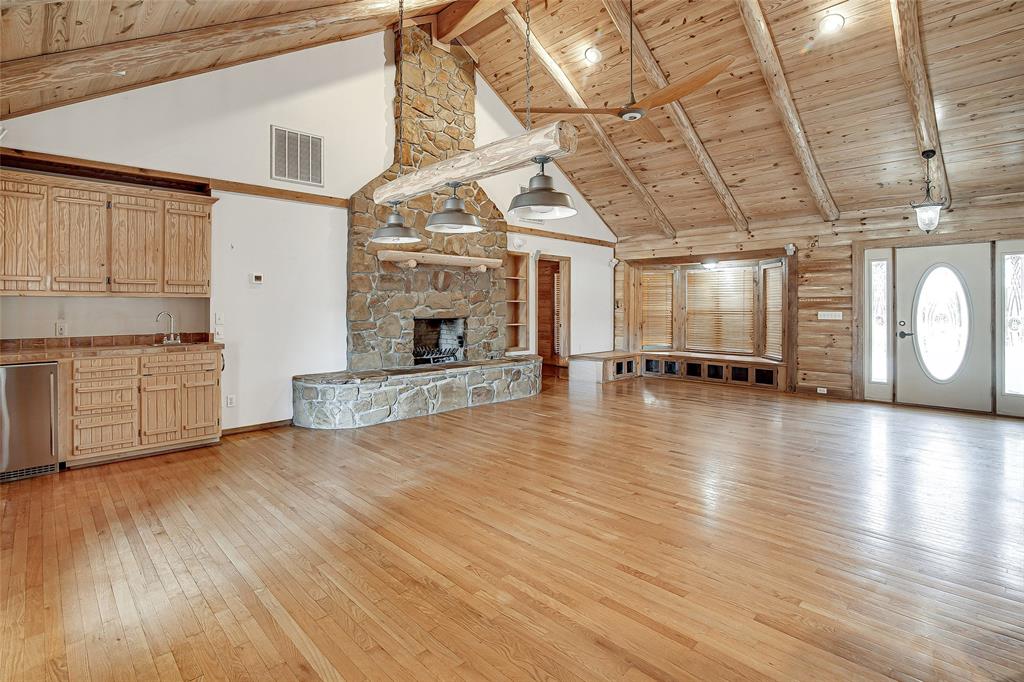 8616 County Road 528