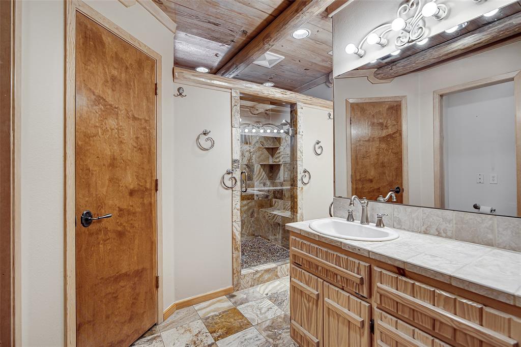 8616 County Road 528