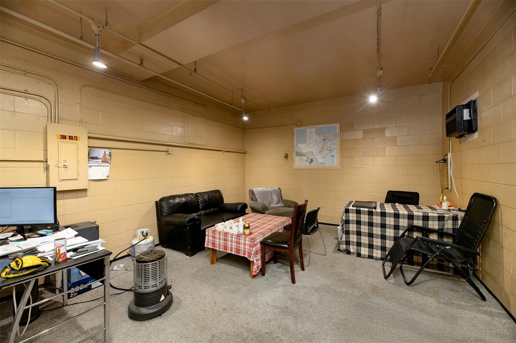 Wolters 500 Ind Add - Commercial Sale