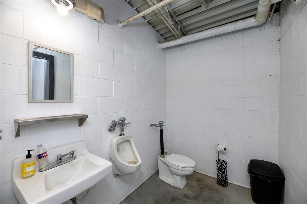 Wolters 500 Ind Add - Commercial Sale