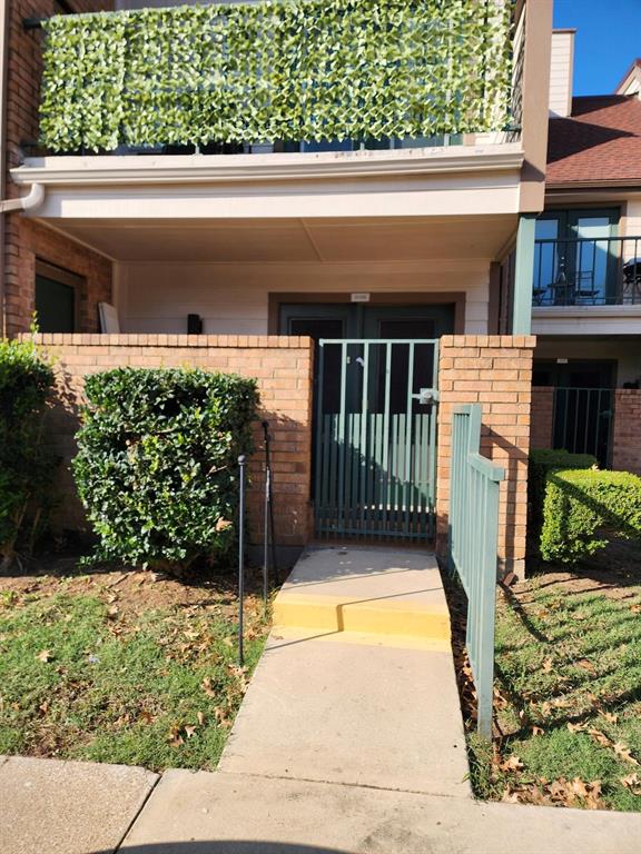 Arlington Oaks Condo - Residential