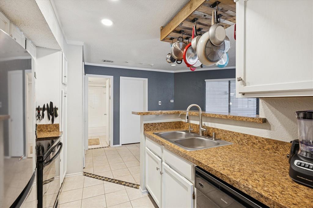 Arlington Oaks Condo - Residential