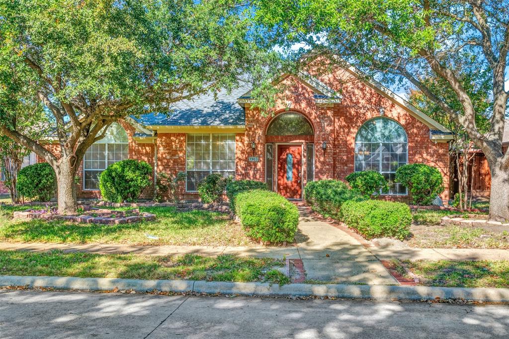 1303 Hillcrest Drive