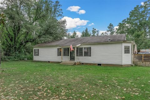 A home in Plain Dealing