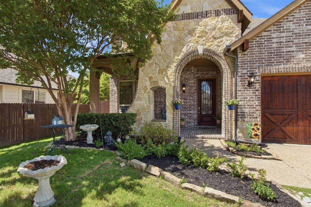 2305 Lynbridge Circle