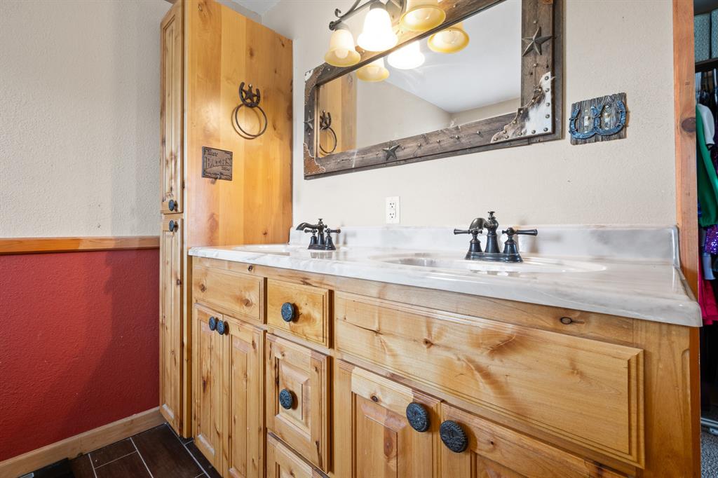 Joshua, Texas 76058, United States, 4 Bedrooms Bedrooms, ,3 BathroomsBathrooms,Residential,Active,191369