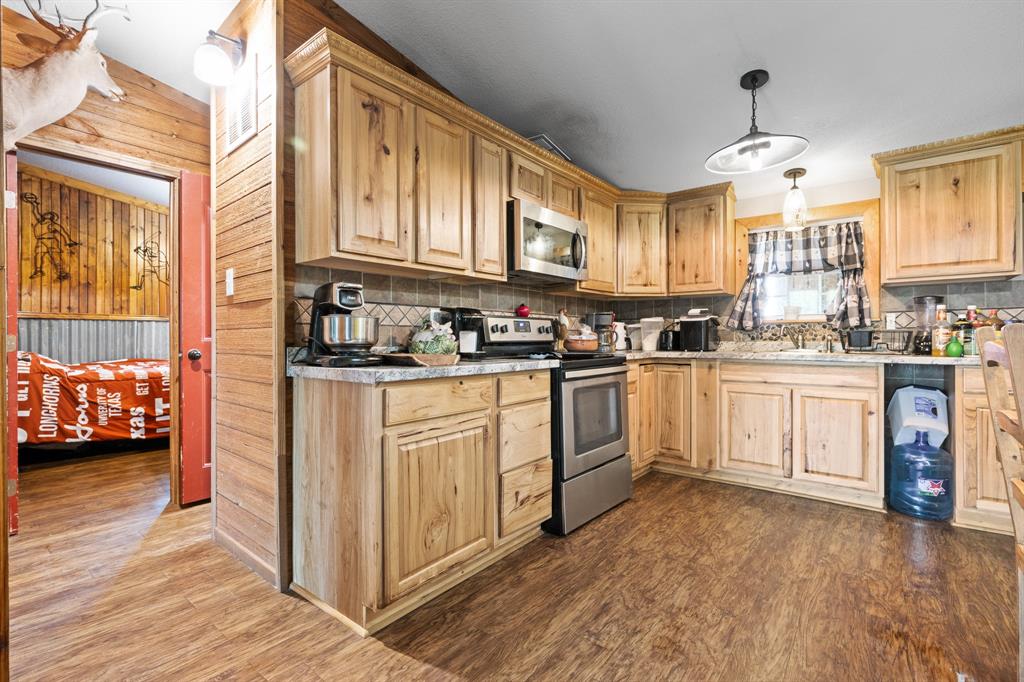 Joshua, Texas 76058, United States, 4 Bedrooms Bedrooms, ,3 BathroomsBathrooms,Residential,Active,191369