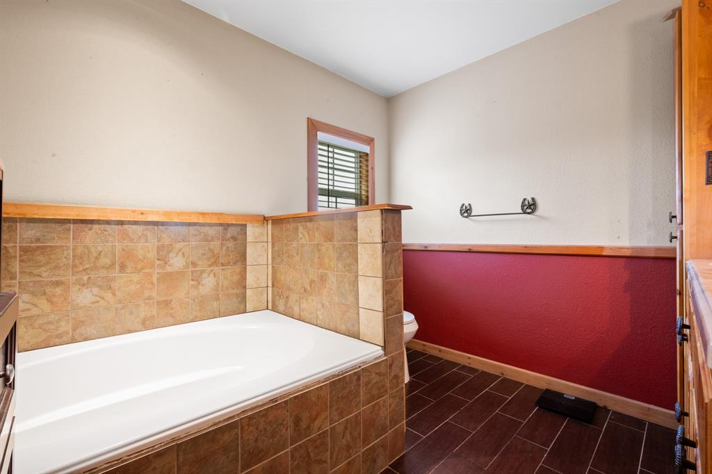 Joshua, Texas 76058, United States, 4 Bedrooms Bedrooms, ,3 BathroomsBathrooms,Residential,Active,191369