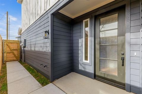 Tiny photo for 3524 Spring Avenue, Dallas, TX 75210 (MLS # 21210234)