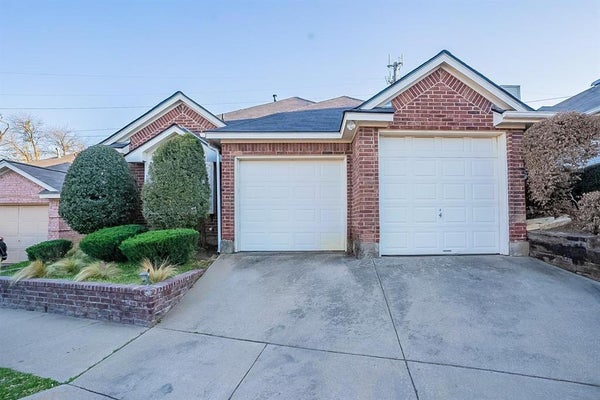 1224 FALCON TRL, BEDFORD, TX 76021 - Image d3bbd2f986e34ba39af46aebe9887aed/4071071940