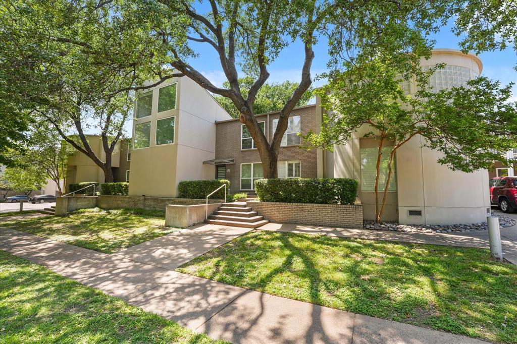 4231 Travis Street 29