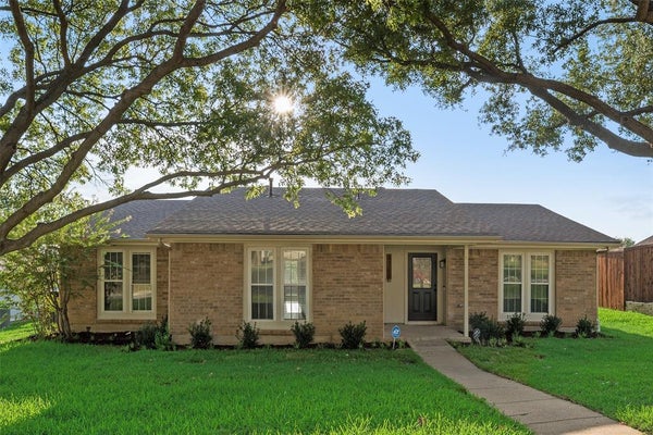 3711 GRASMERE DR, CARROLLTON, TX 75007 - Image d3c19f3abd21e956ee2ac60a1d5194e8/3848109356