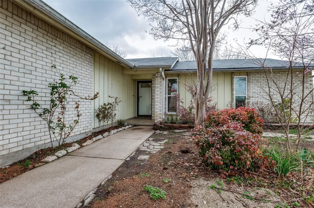 Photo of 2805 Barrington Place, Arlington, TX 76014 (MLS # 21199900)