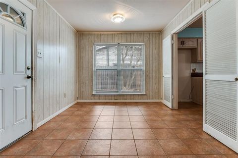 Tiny photo for 2805 Barrington Place, Arlington, TX 76014 (MLS # 21199900)